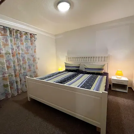 Sina Og Hof Doettgebuell